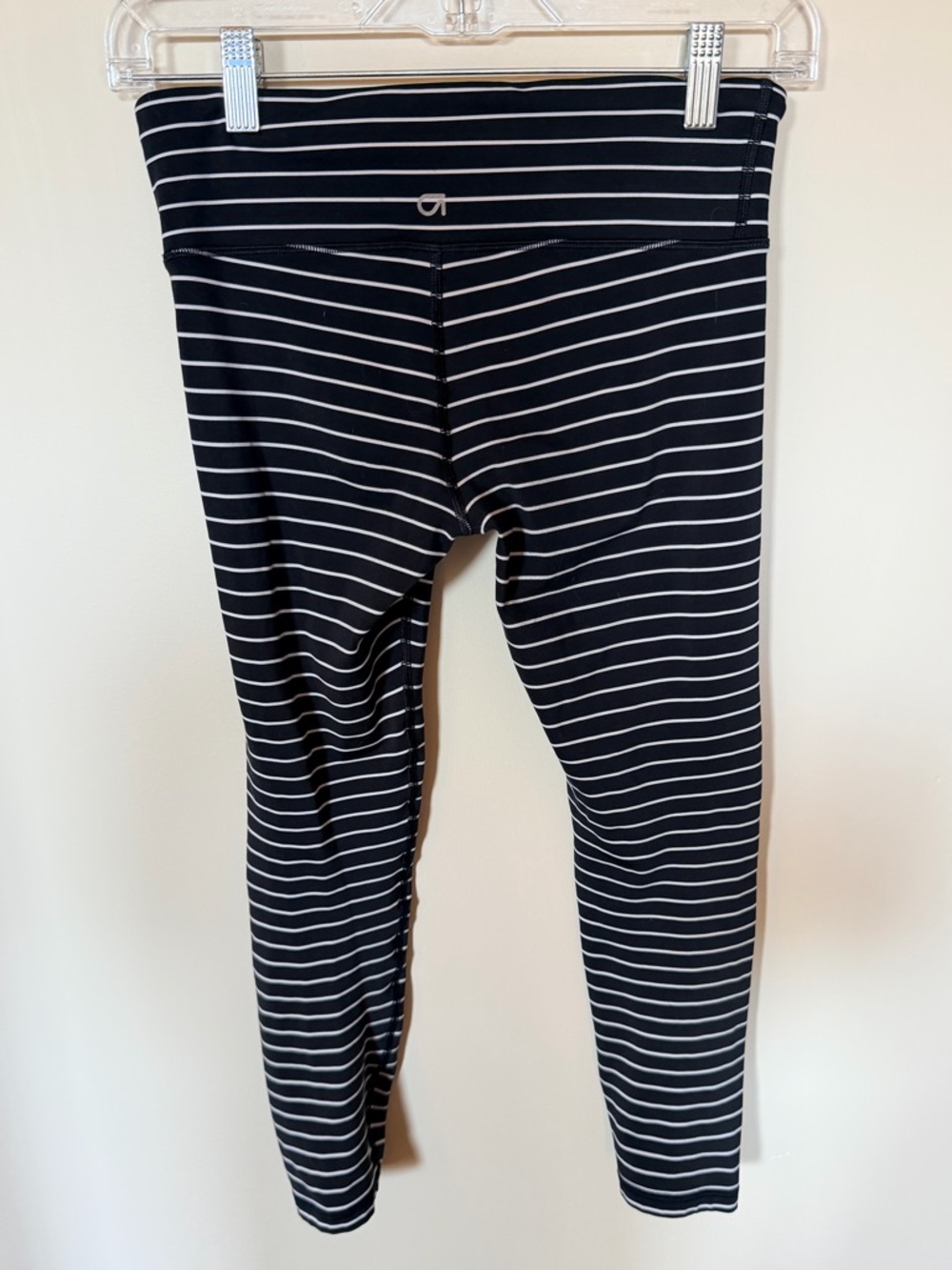 Gap fit black and white striped capris XS - Picture 3 of 3